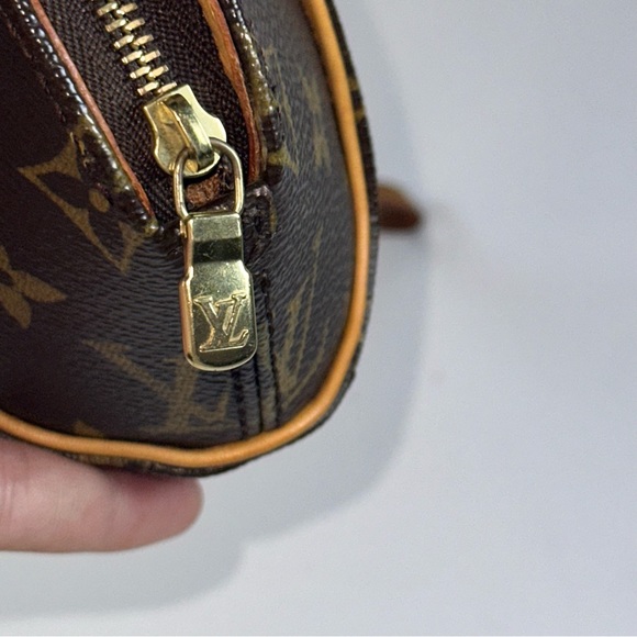 Louis Vuitton Monogram Mini Ellipse Wristlet Clutch - Picture 11 of 14